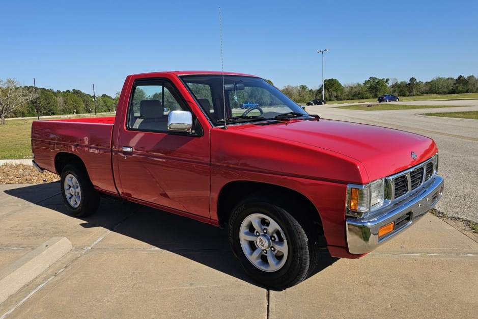 1997 Nissan Frontier sold at auction for $10,500