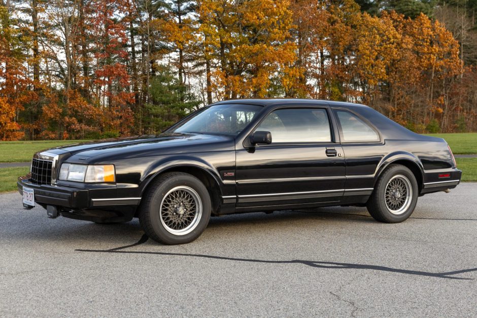 1991 Lincoln Mark VII sold at auction for $10,500
