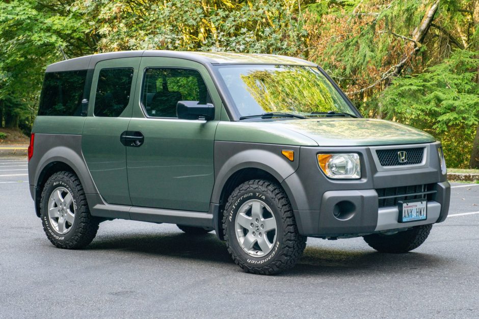 2005 Honda Element sold at auction for $8,165