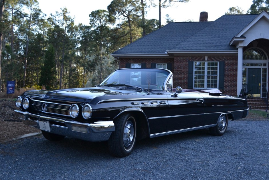 1962 Buick Electra sold at auction for $26,000