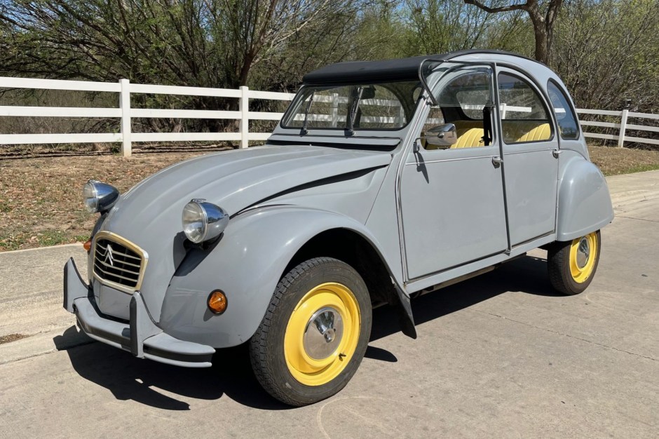 1986 Citroen 2CV sold at auction for $12,700