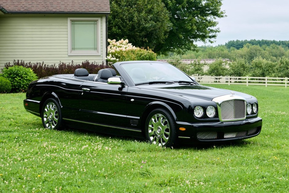 2008 Bentley Azure sold at auction for $81,900