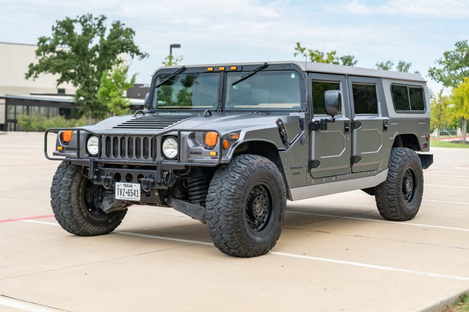 1997 Hummer H1 sold at auction for $43,000