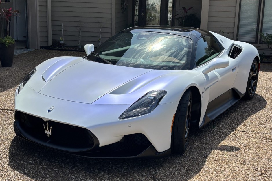 2023 Maserati MC20 sold at auction for $190,000