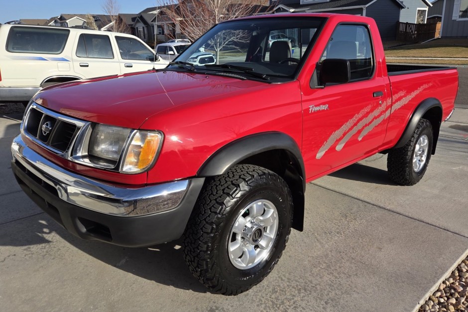 1998 Nissan Frontier sold at auction for $16,505