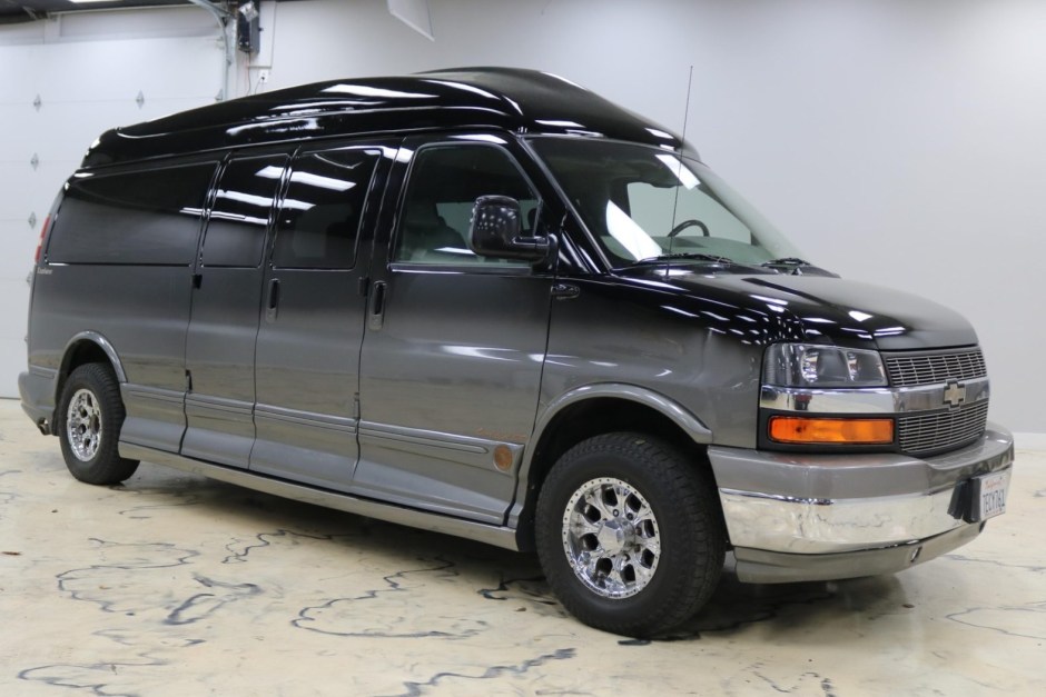 2007 Chevrolet Express sold at auction for $16,750