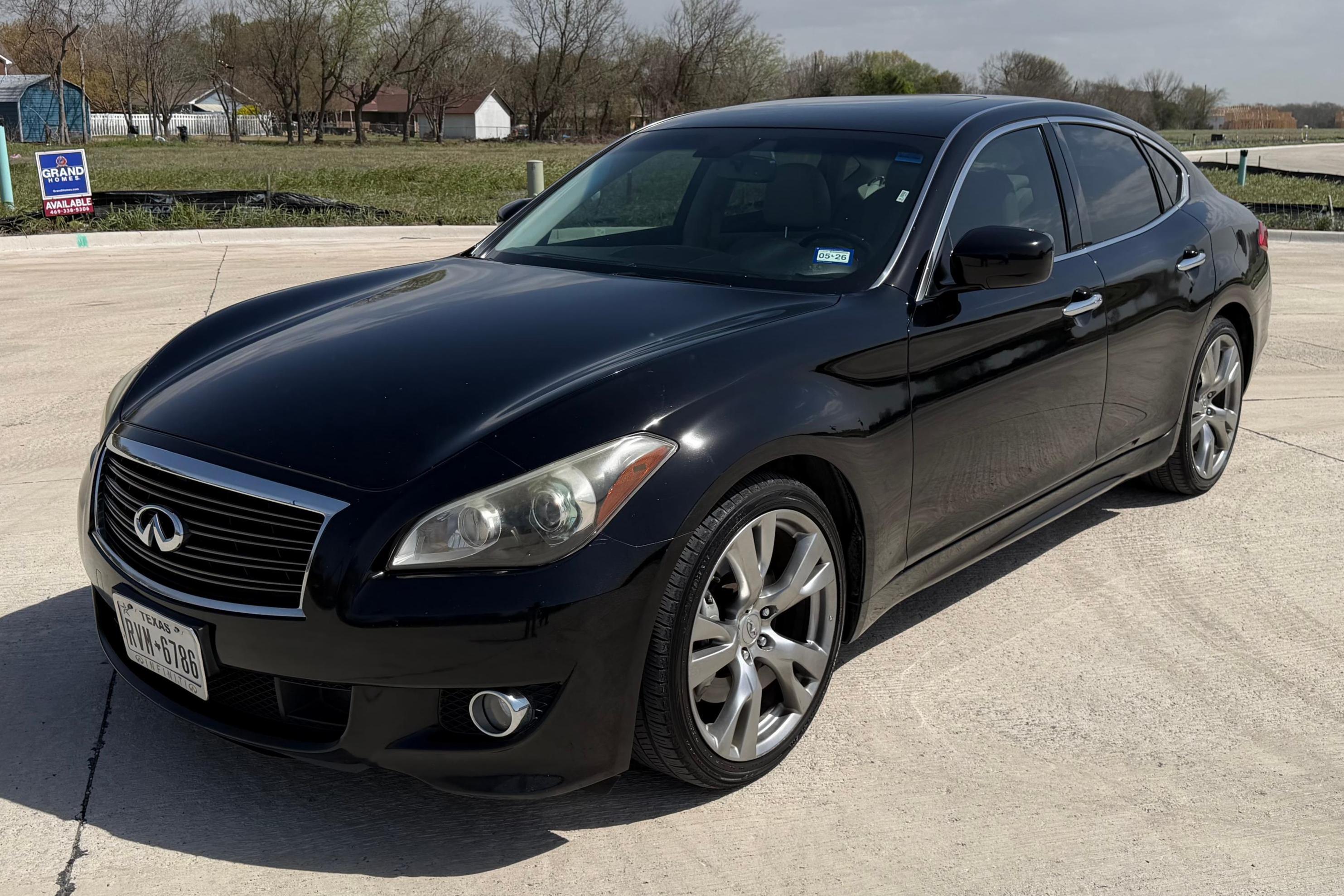 2011 Infiniti M sold at auction for $7,950