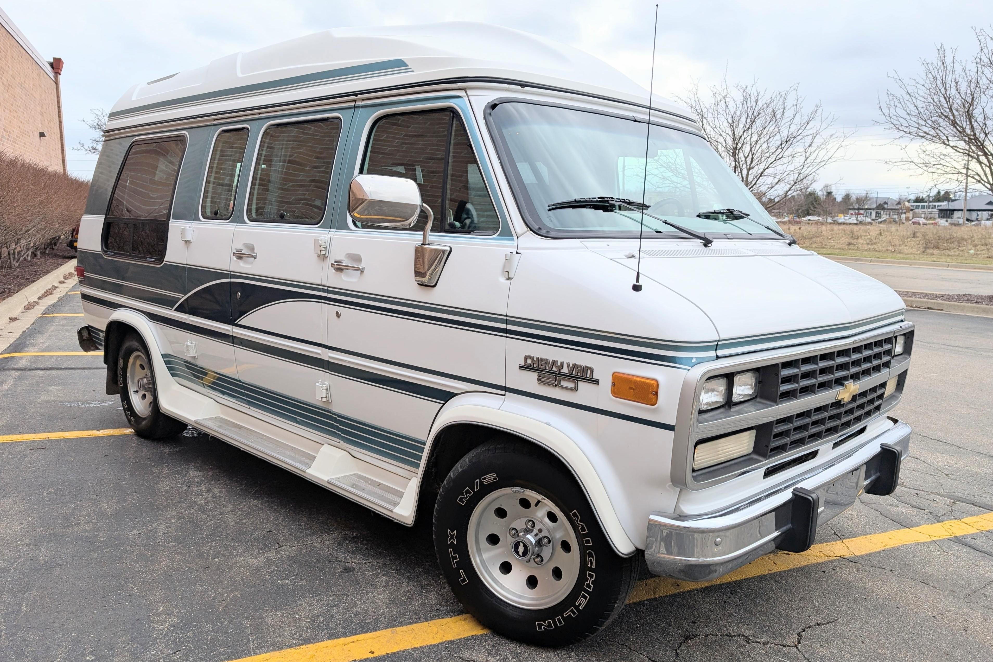 1993 Chevrolet G-Series sold at auction for $8,000