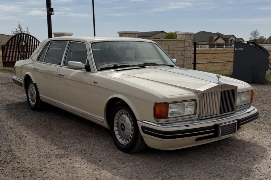 1997 Rolls-Royce Silver Spur sold at auction for $10,750