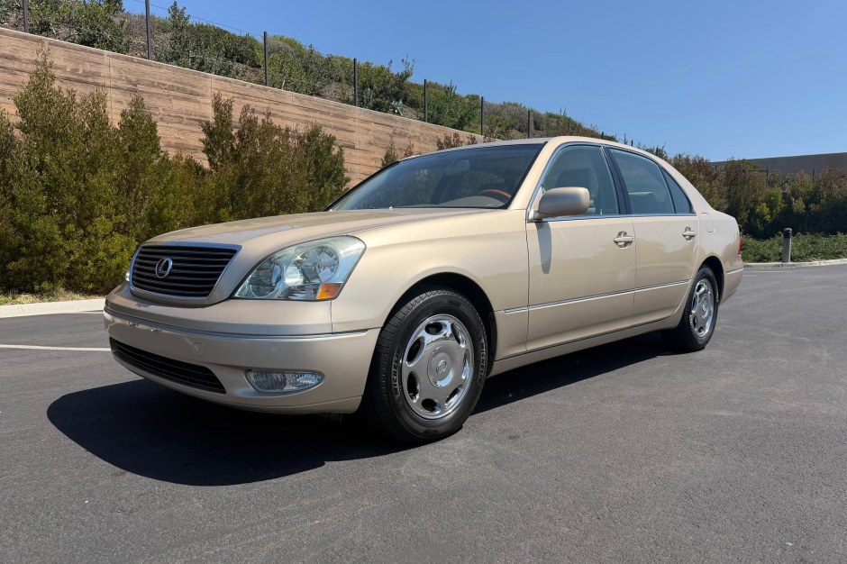 2002 Lexus LS sold at auction for $12,250