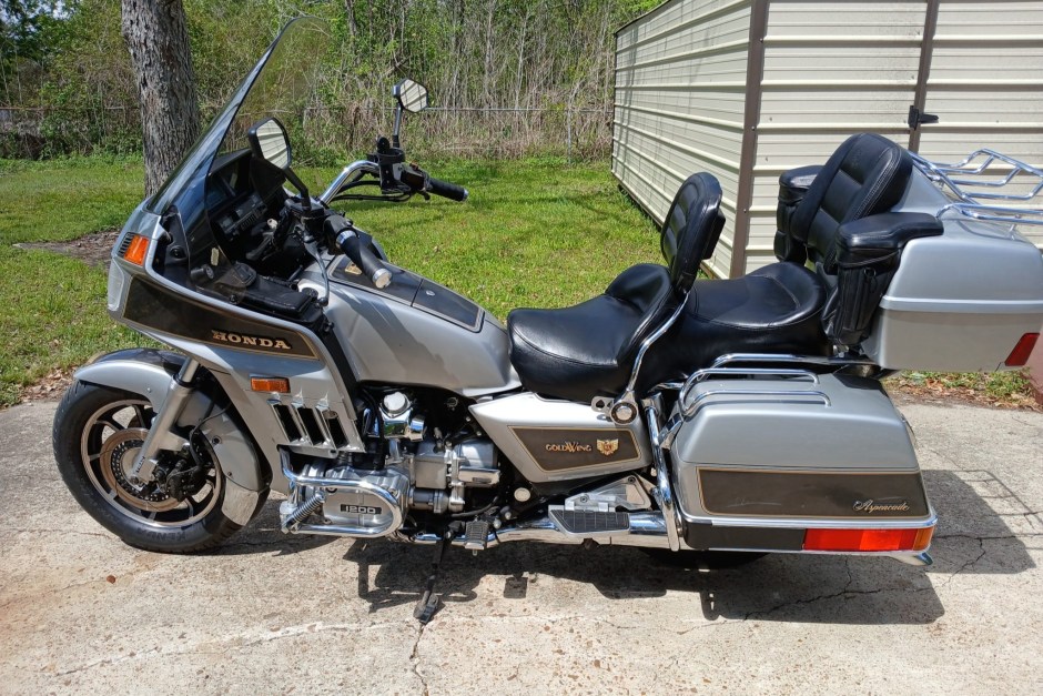 1986 Honda Gold Wing sold at auction for $1,600