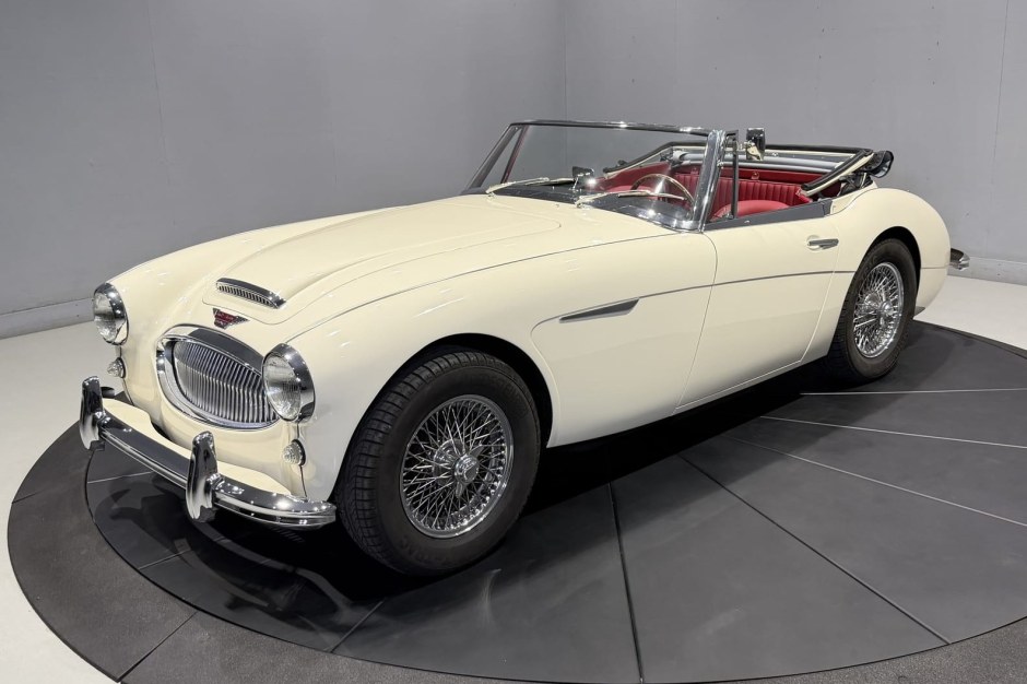 1964 Austin-Healey 3000 sold at auction for $62,000