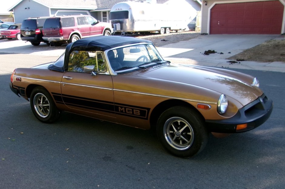 1979 MG MGB sold at auction for $3,900