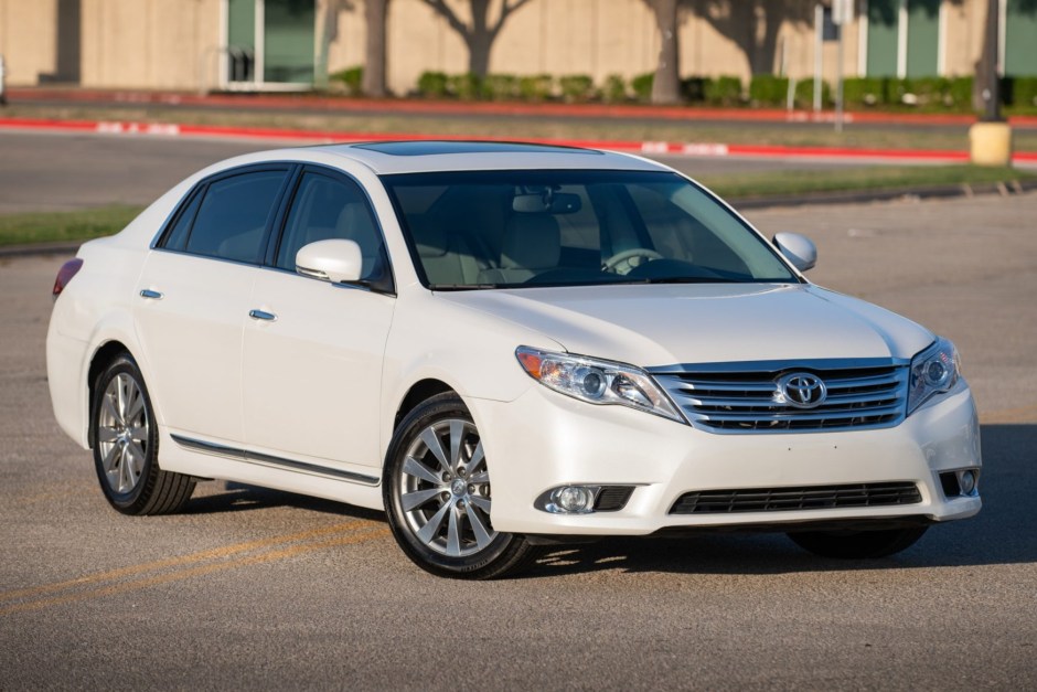 2011 Toyota Avalon sold at auction for $24,000