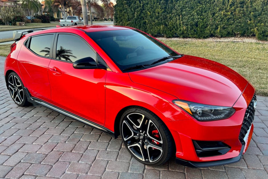 2020 Hyundai Veloster sold at auction for $20,270
