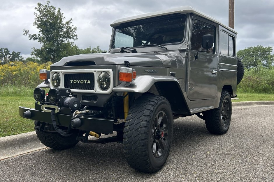 1977 Toyota Land Cruiser 40 Series sold at auction for $36,500