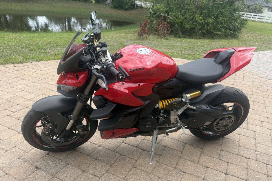 2023 Ducati Streetfighter sold at auction for $10,400