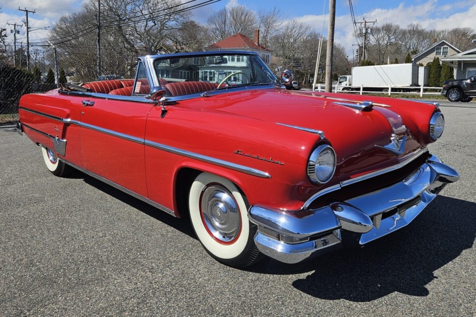 1954 Lincoln Capri sold at auction for $41,121