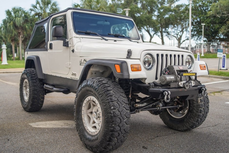 2006 Jeep Wrangler sold at auction for $14,000
