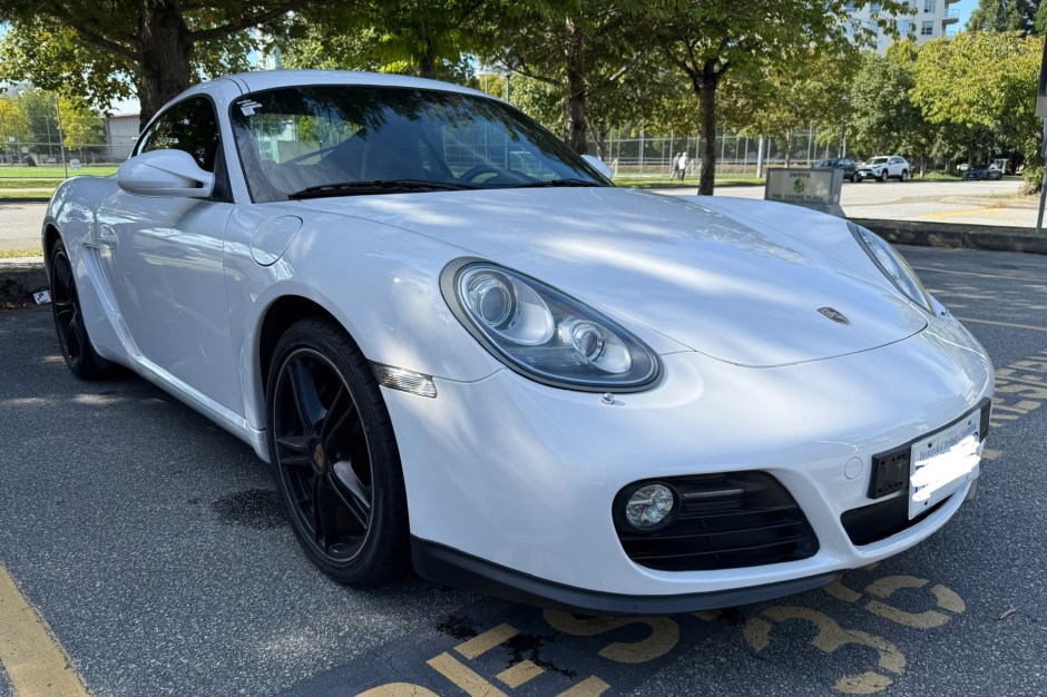 2011 Porsche Cayman sold at auction for $21,000