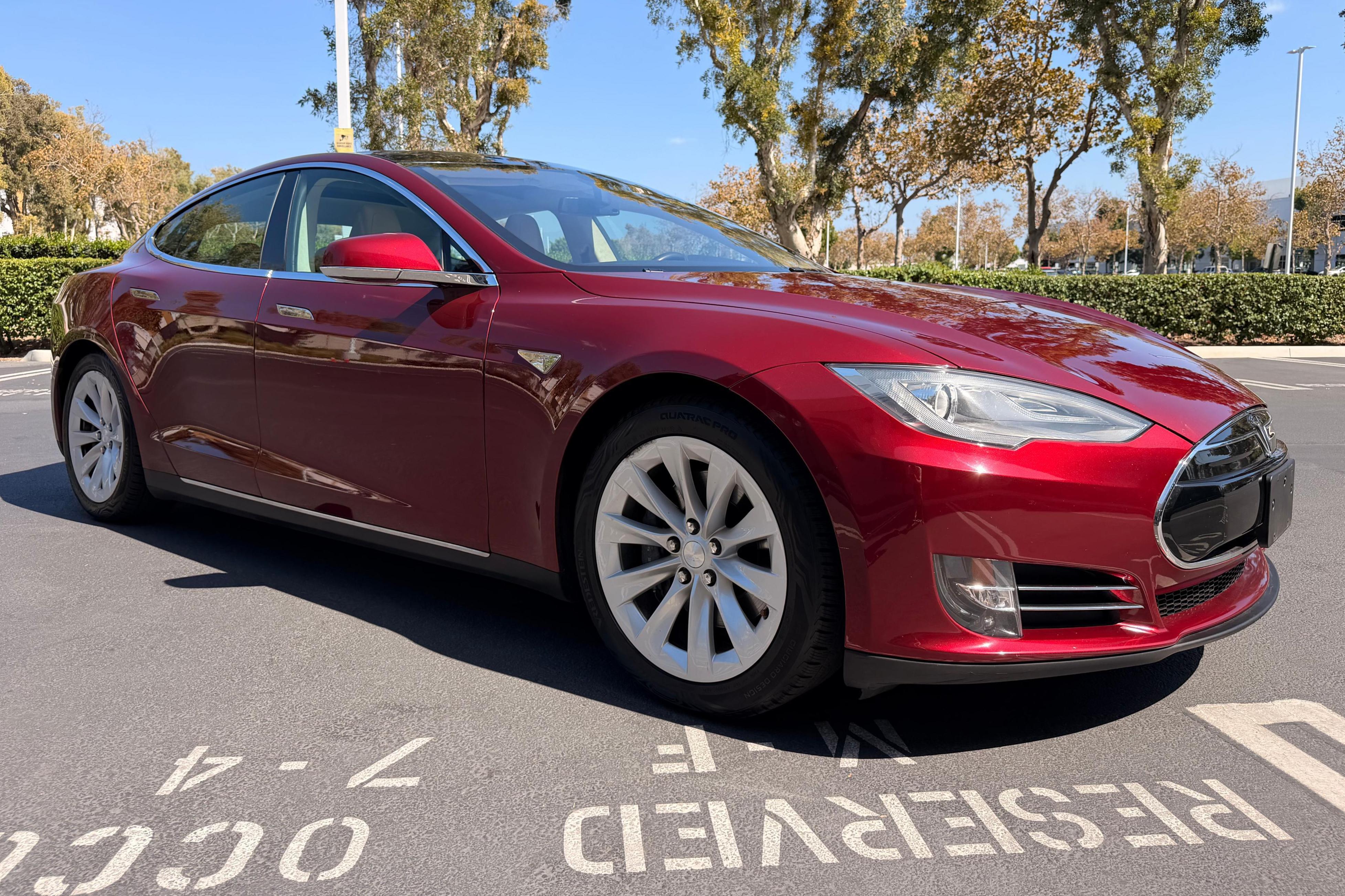 2012 Tesla Model S sold at auction for $18,000