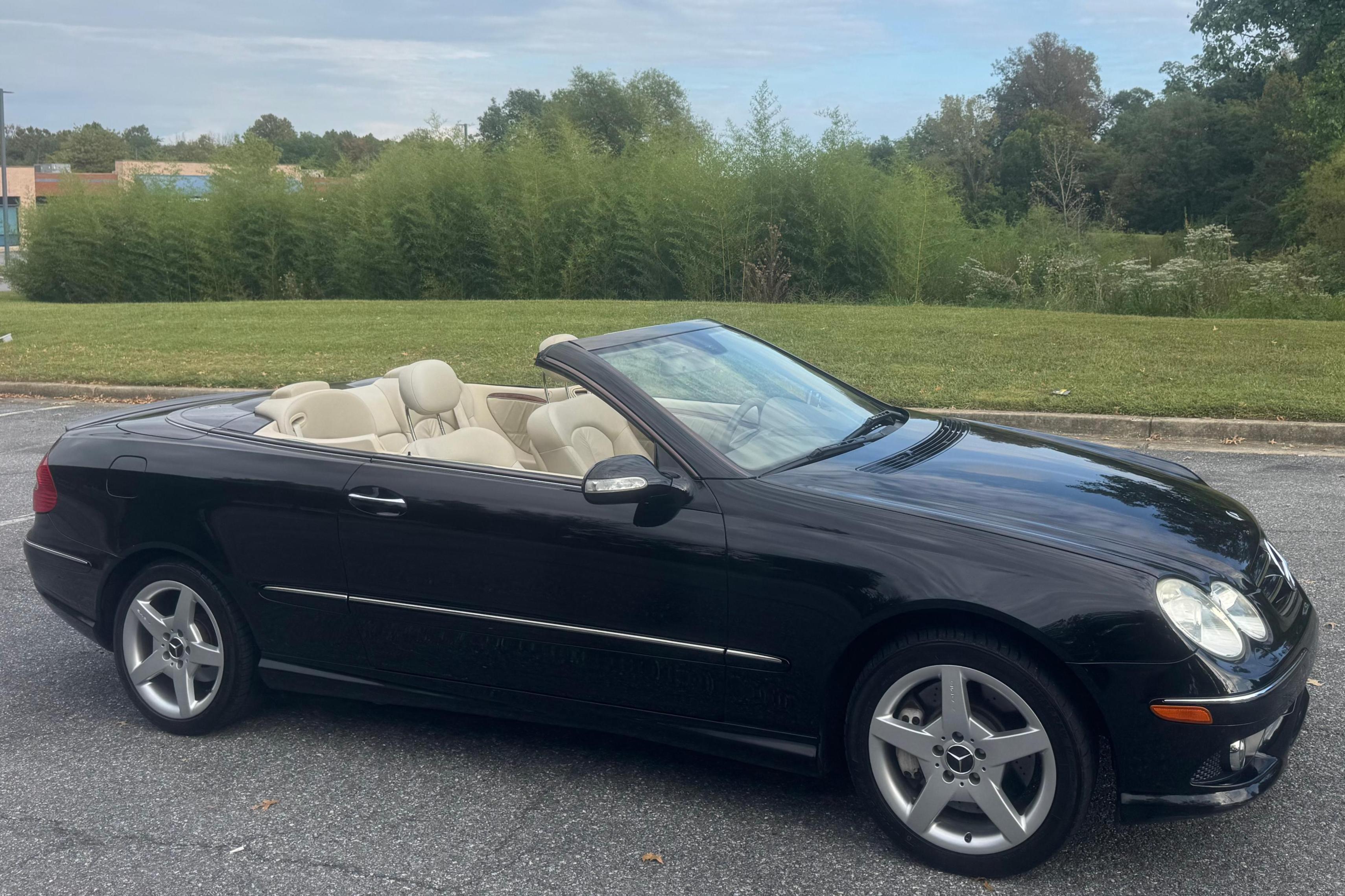 2007 Mercedes-Benz CLK-Class sold at auction for $10,800