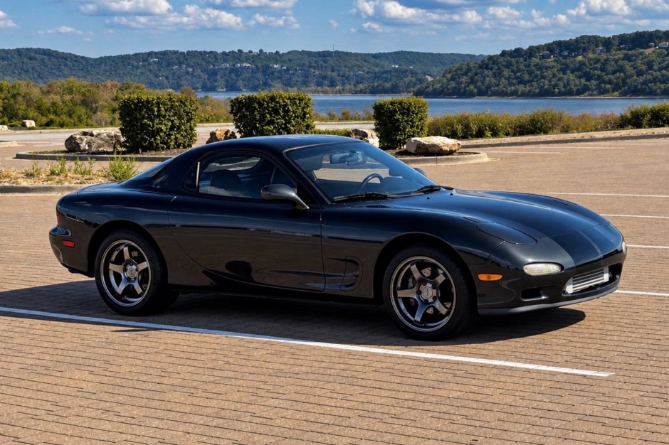 1994 Mazda RX-7 sold at auction for $20,750