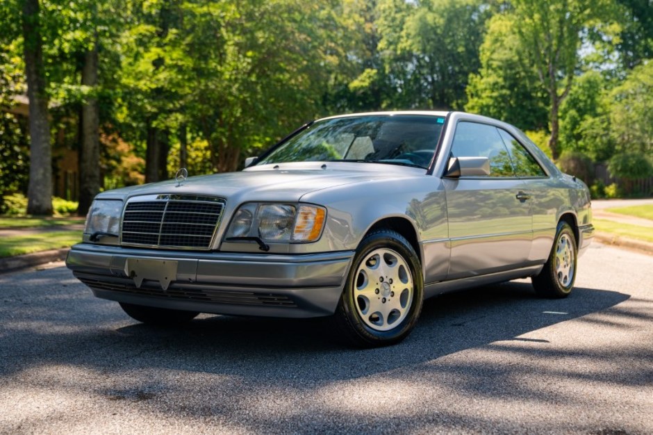 1995 Mercedes-Benz E-Class sold at auction for $21,750