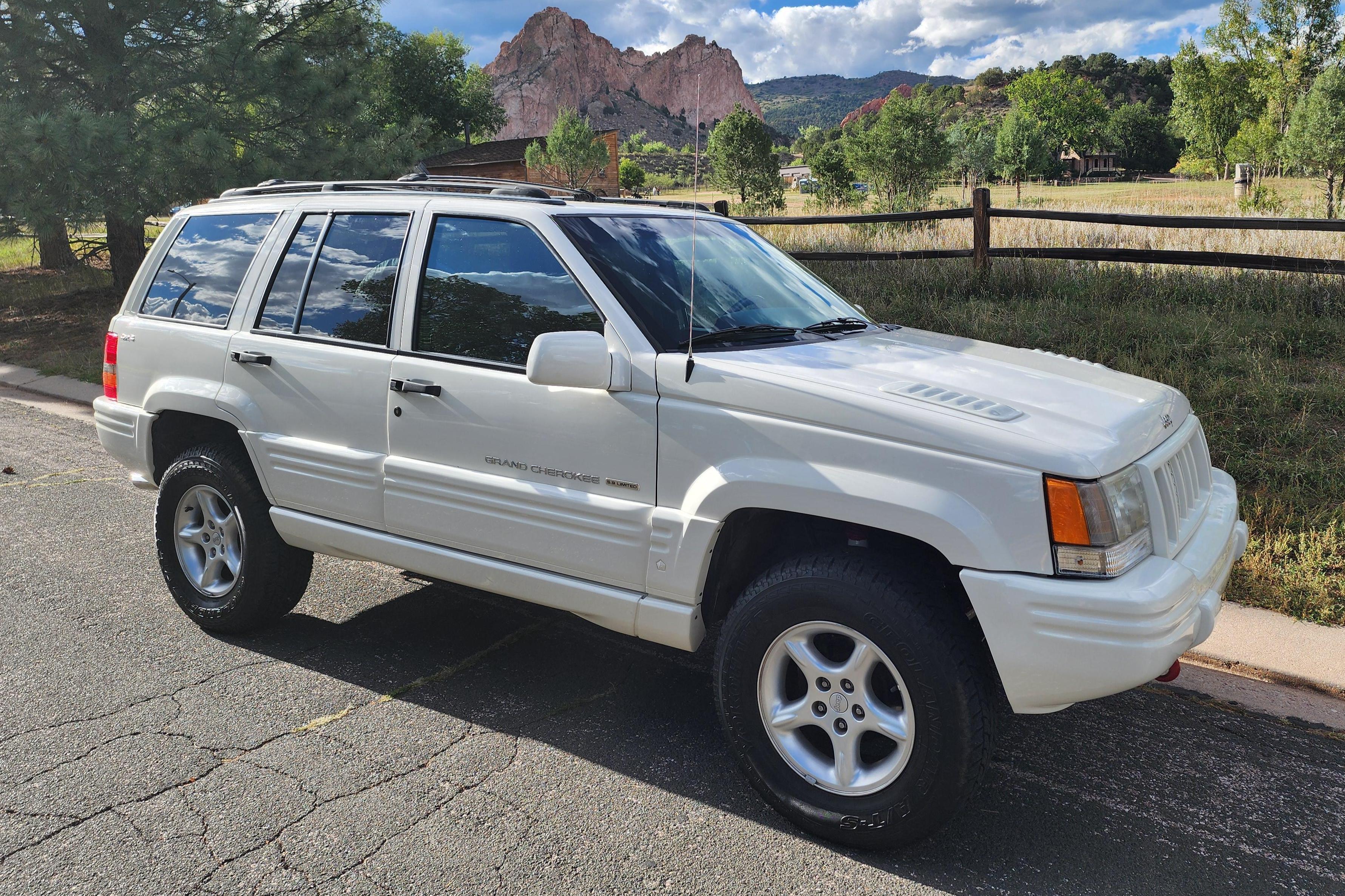 1998 Jeep Grand Cherokee sold at auction for $14,500