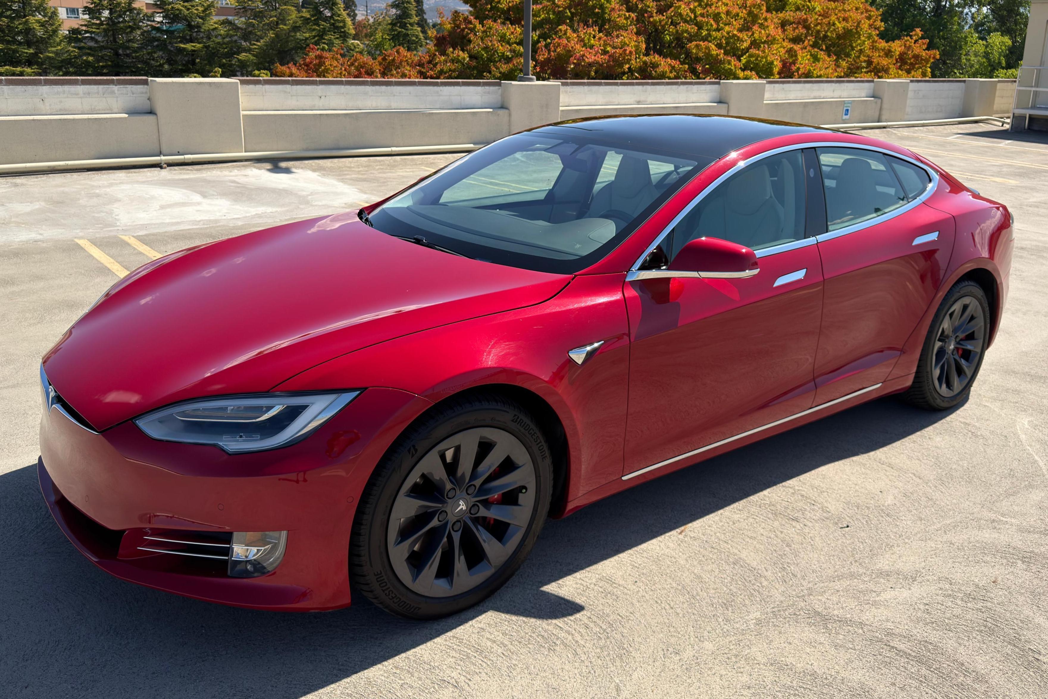 2019 Tesla Model S sold at auction for $31,000
