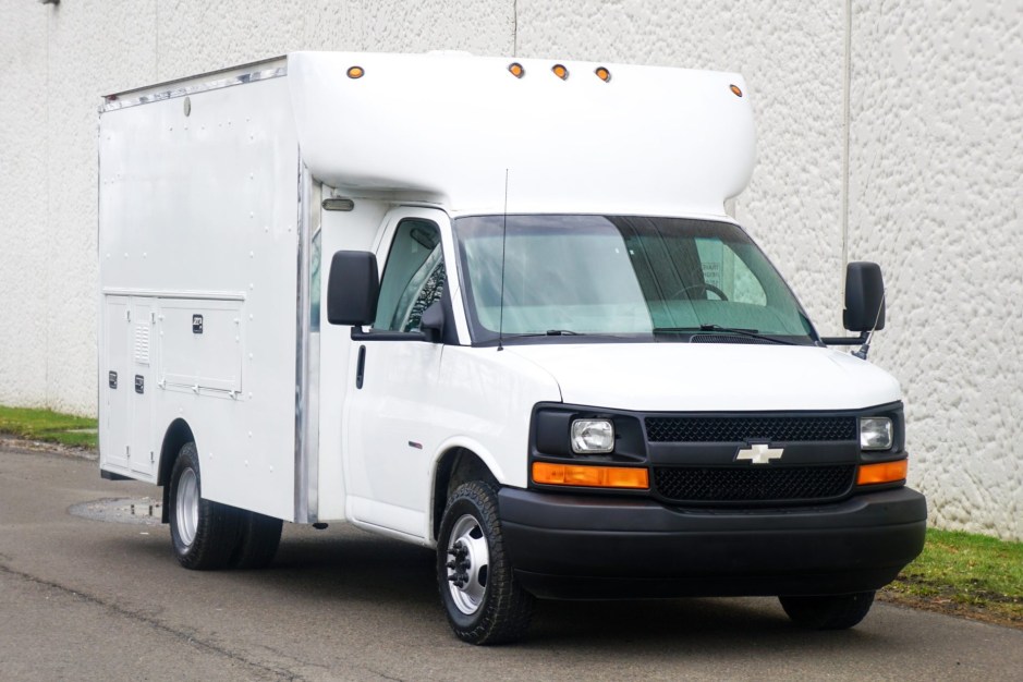2008 Chevrolet Express sold at auction for $16,500