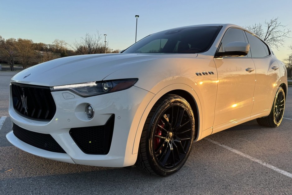 2019 Maserati Levante sold at auction for $32,500