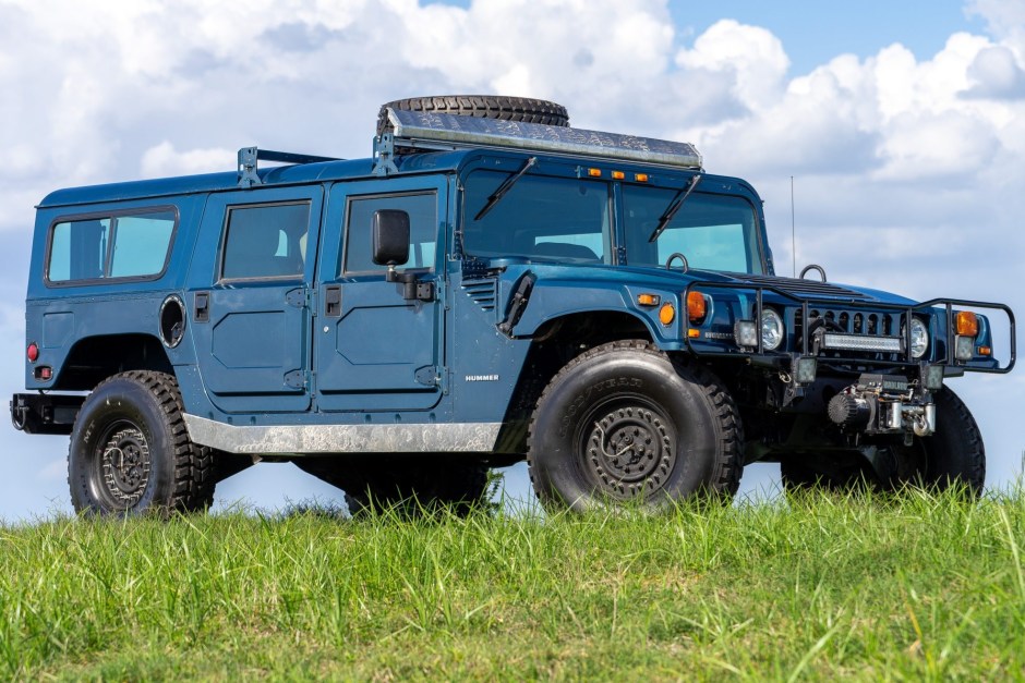 1995 Hummer H1 sold at auction for $30,000