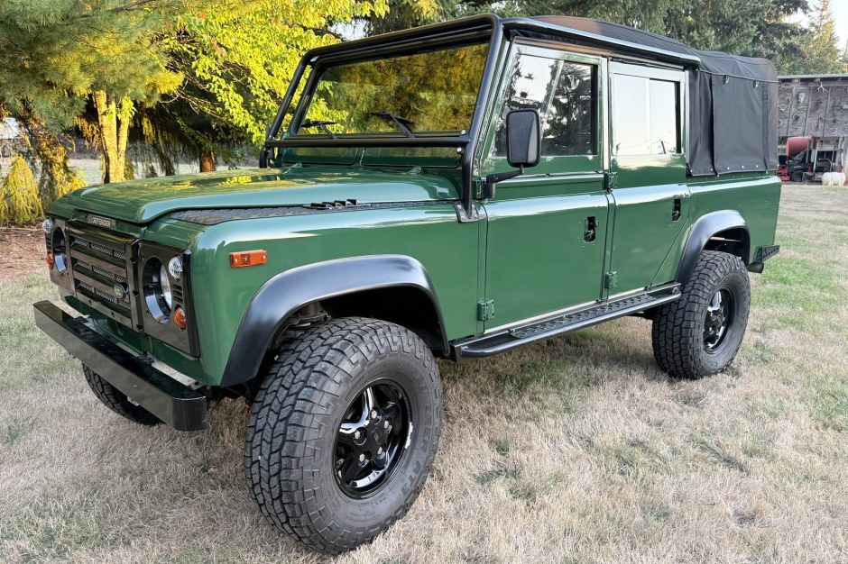 1991 Land Rover Defender sold at auction for $29,049