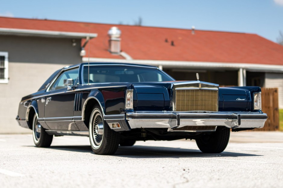 1979 Lincoln Mark V sold at auction for $17,000