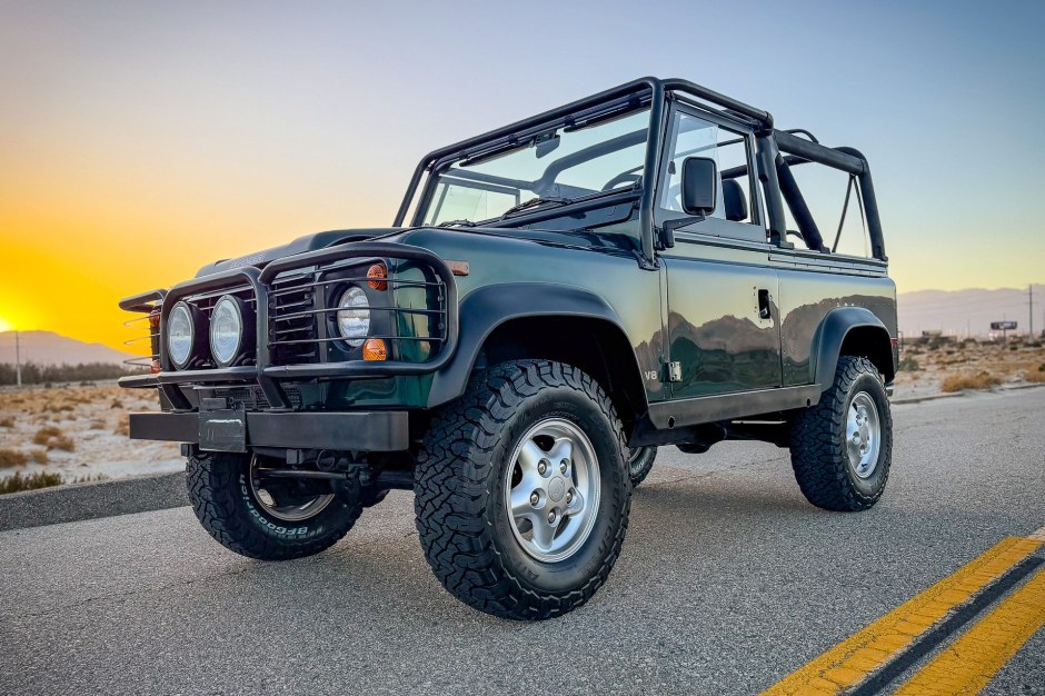 1997 Land Rover Defender sold at auction for $77,000