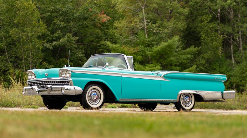 1959 Ford Galaxie sold at auction for $30,800
