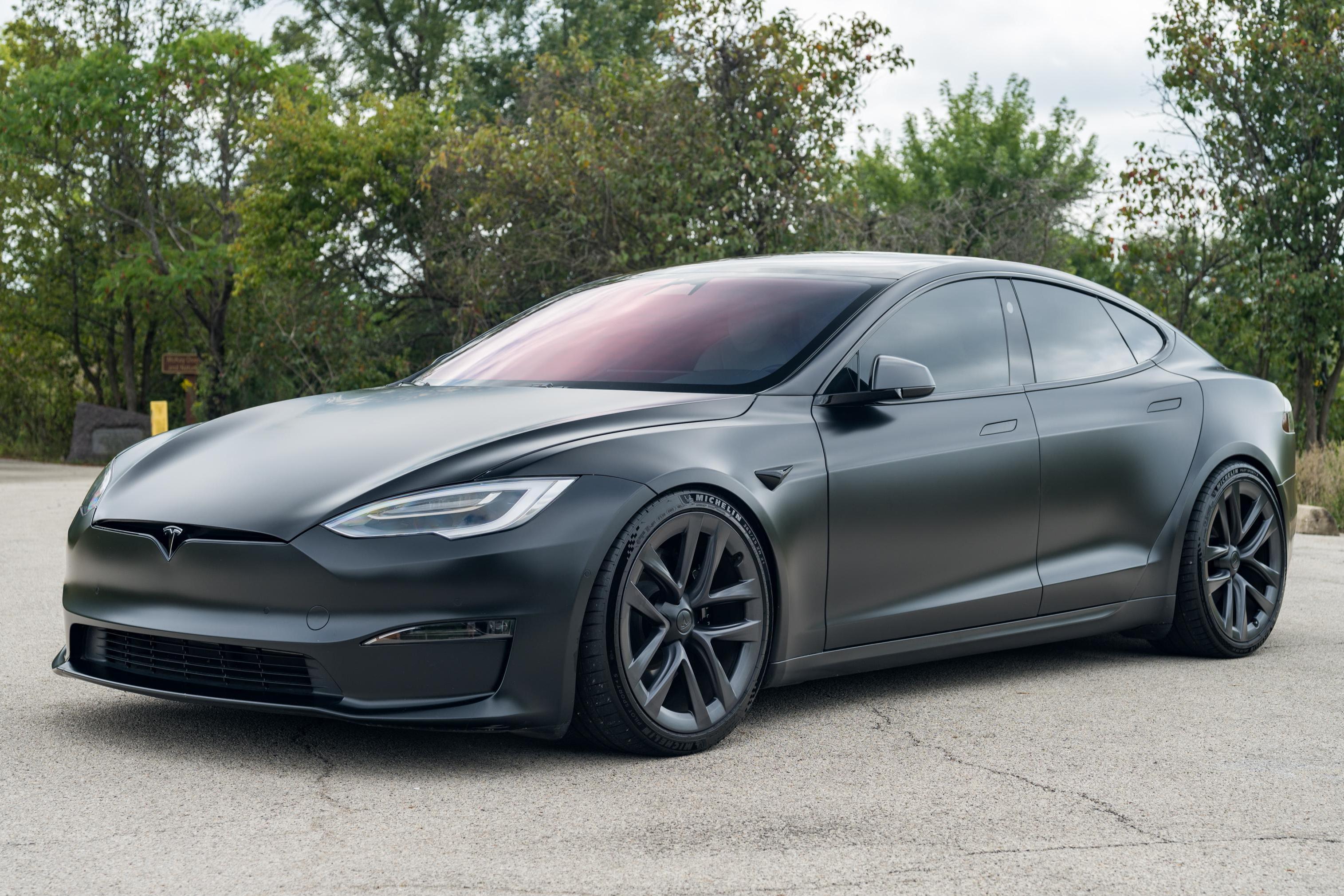 2021 Tesla Model S sold at auction for $59,500