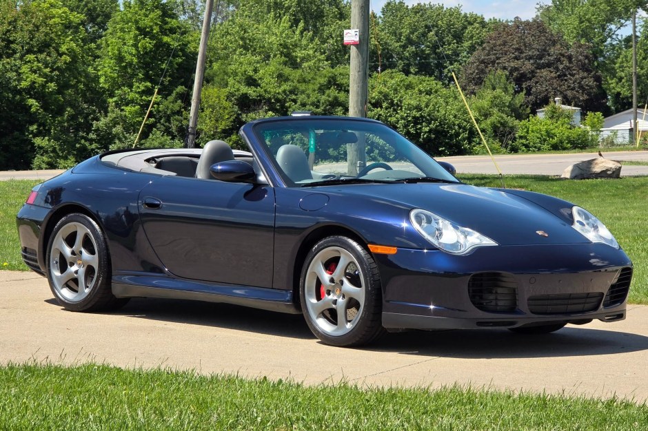 2004 Porsche 996 sold at auction for $30,000