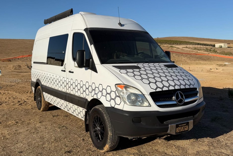2007 Mercedes-Benz Sprinter sold at auction for $16,500