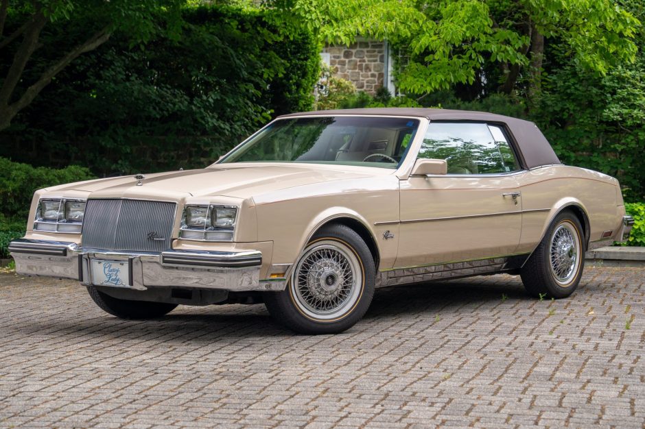 1985 Buick Riviera sold at auction for $10,800