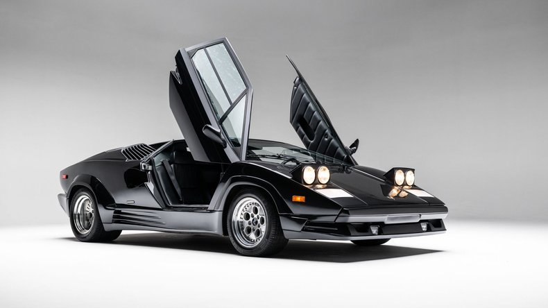 1989 Lamborghini Countach sold at auction for $593,500