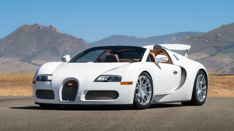 2011 Bugatti Veyron sold at auction for $3,305,000