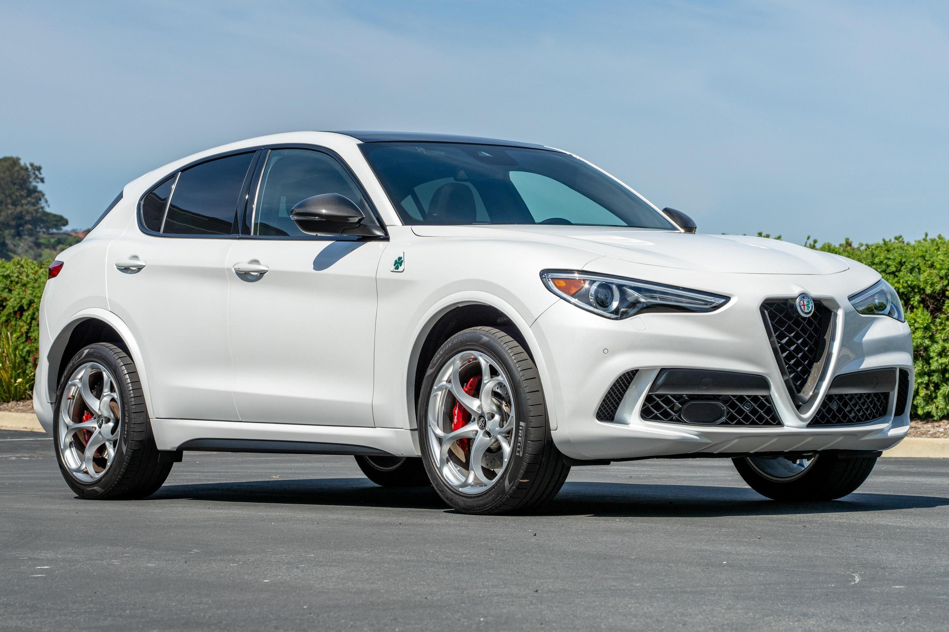 2020 Alfa Romeo Stelvio sold at auction for $39,000