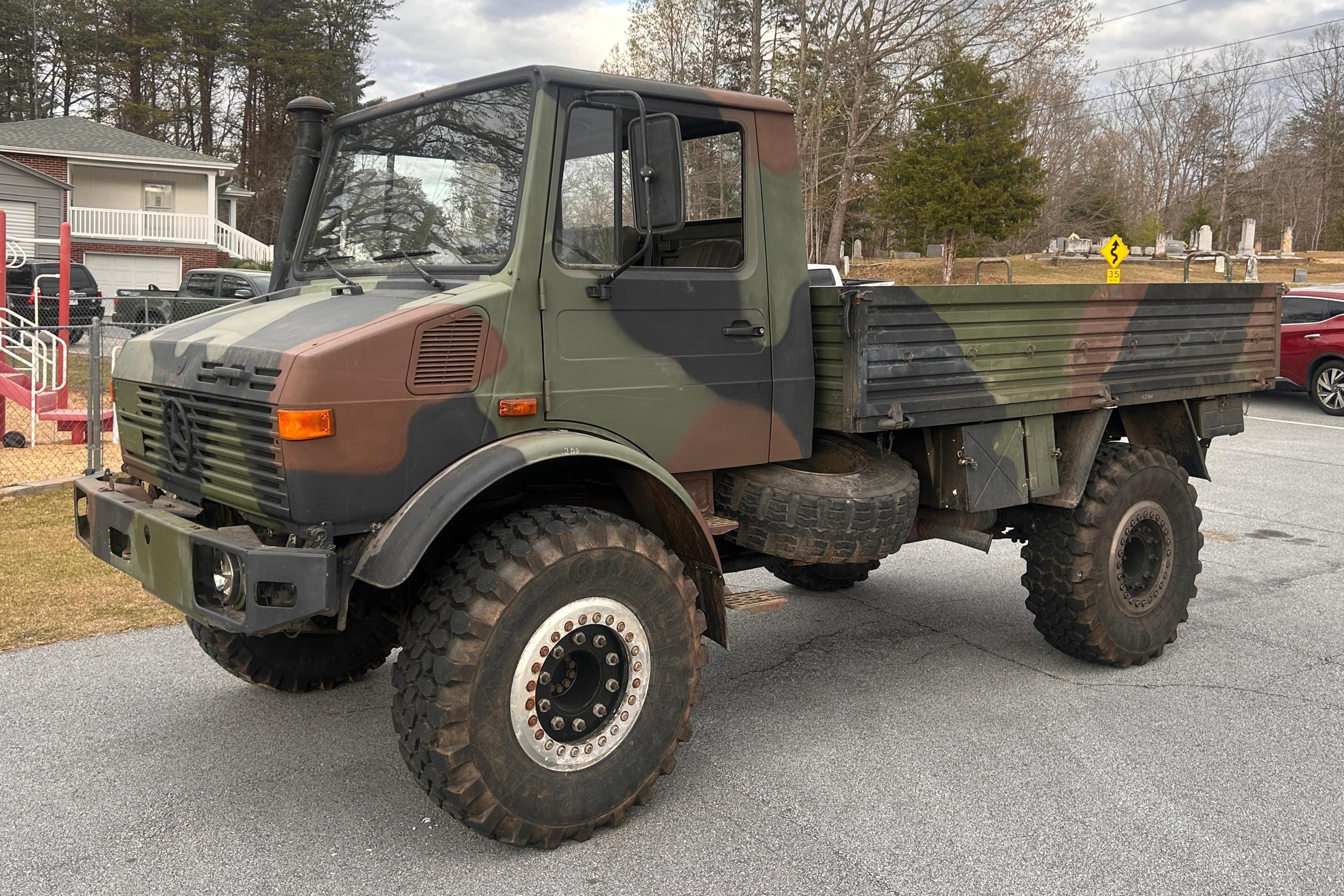 1985 Mercedes-Benz Unimog sold at auction for $31,000