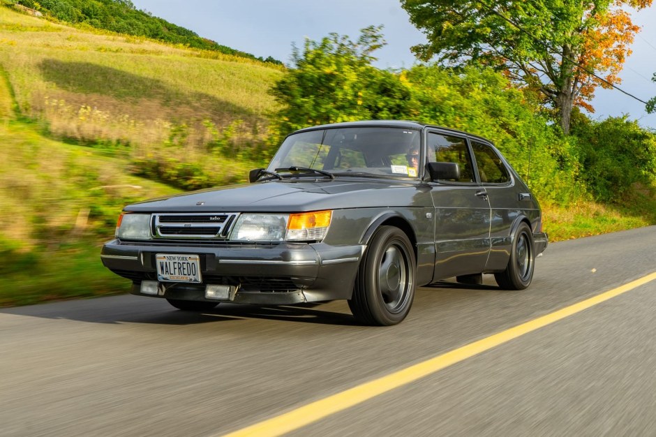 1988 Saab 900 sold at auction for $18,500