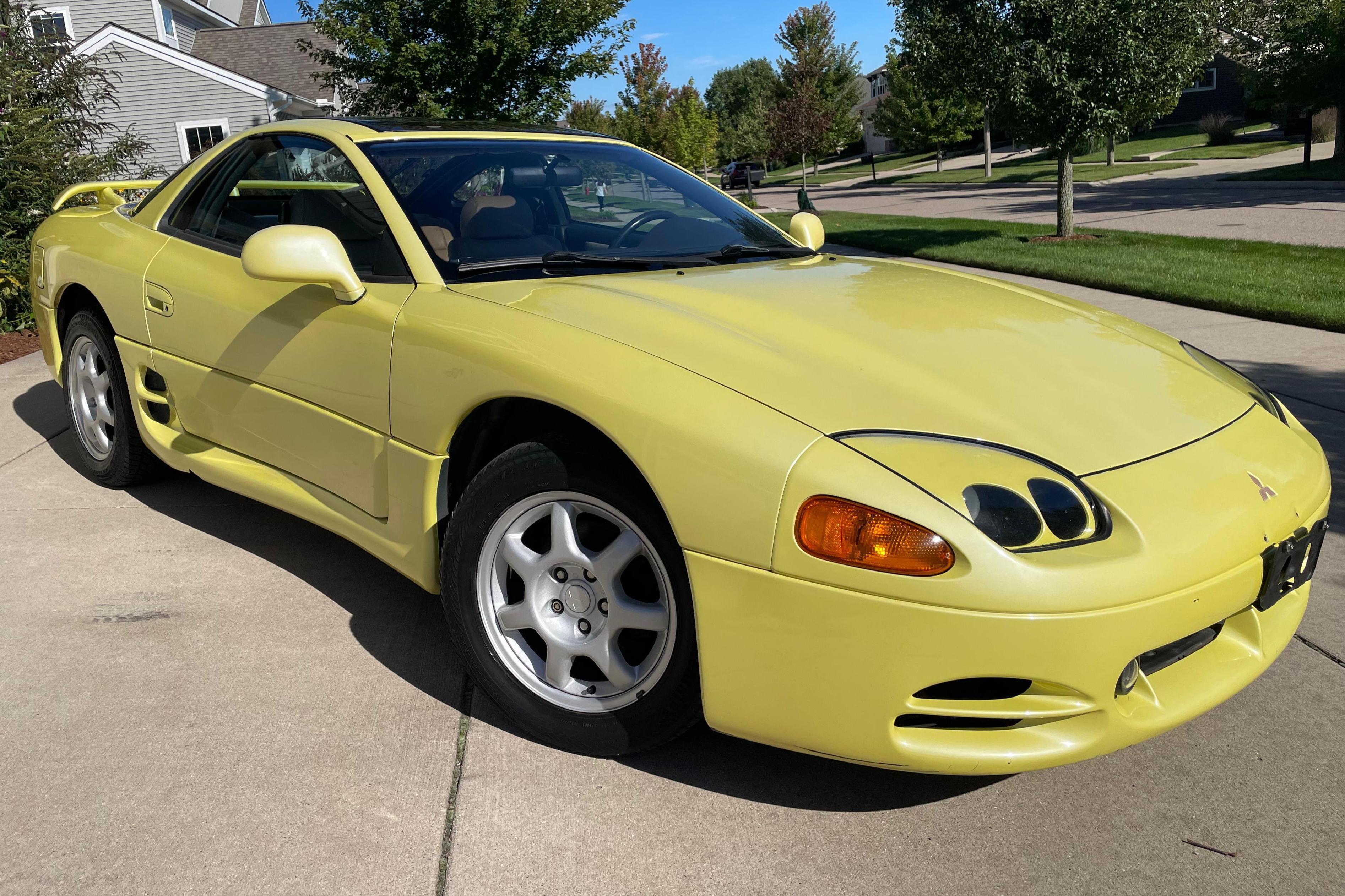 1994 Mitsubishi 3000GT sold at auction for $5,000