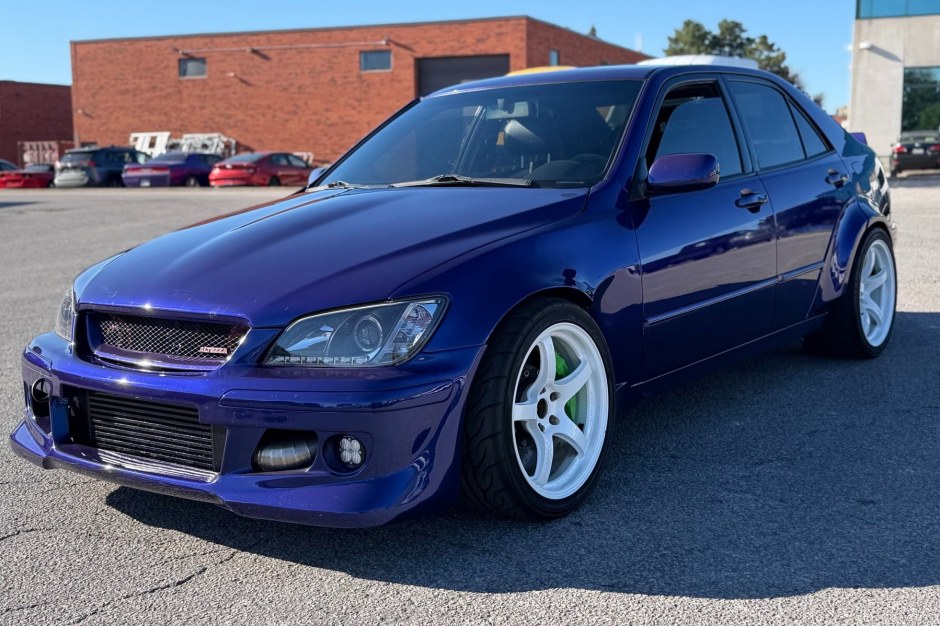 2003 Lexus IS sold at auction for $35,000