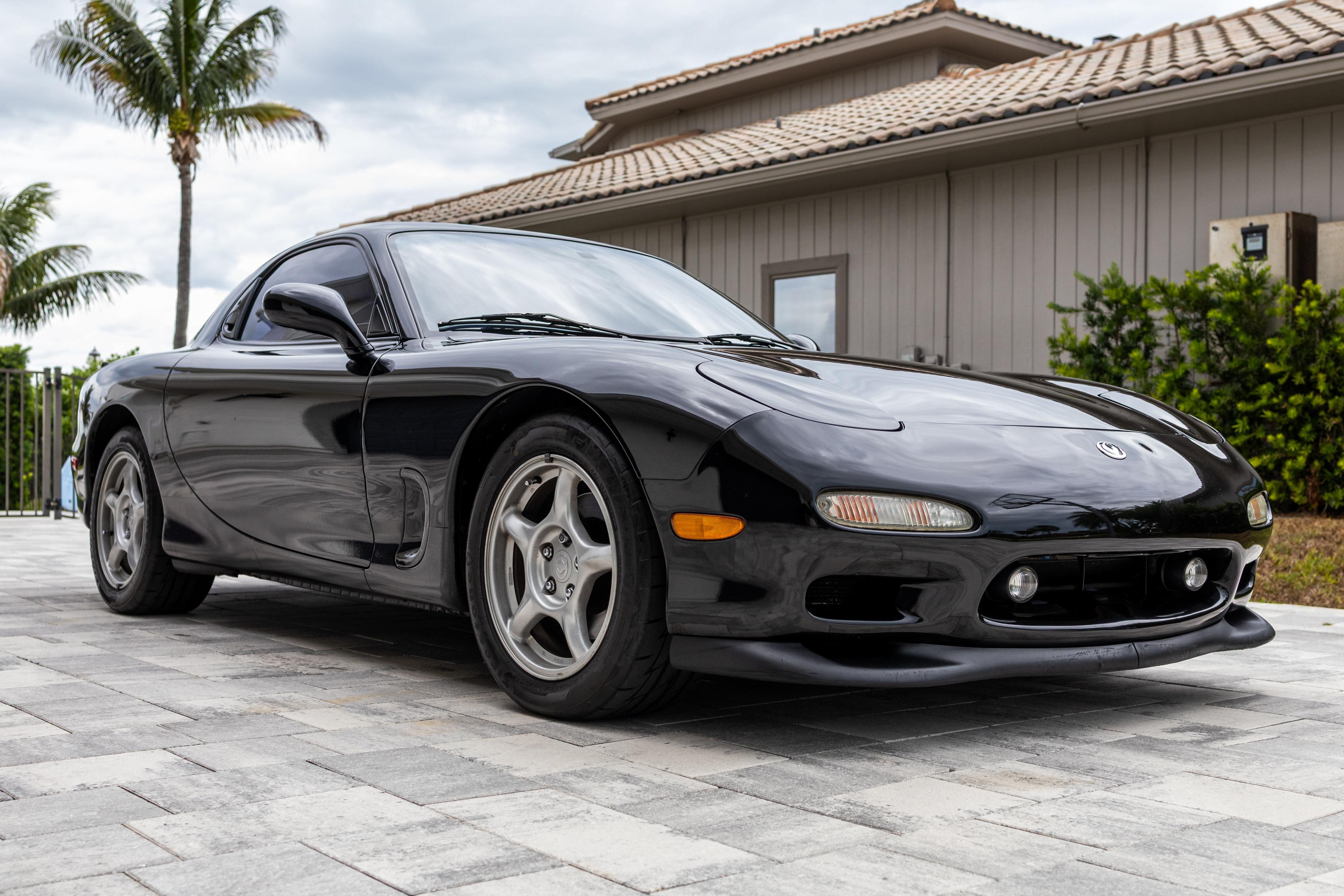 1994 Mazda RX-7 sold at auction for $26,000