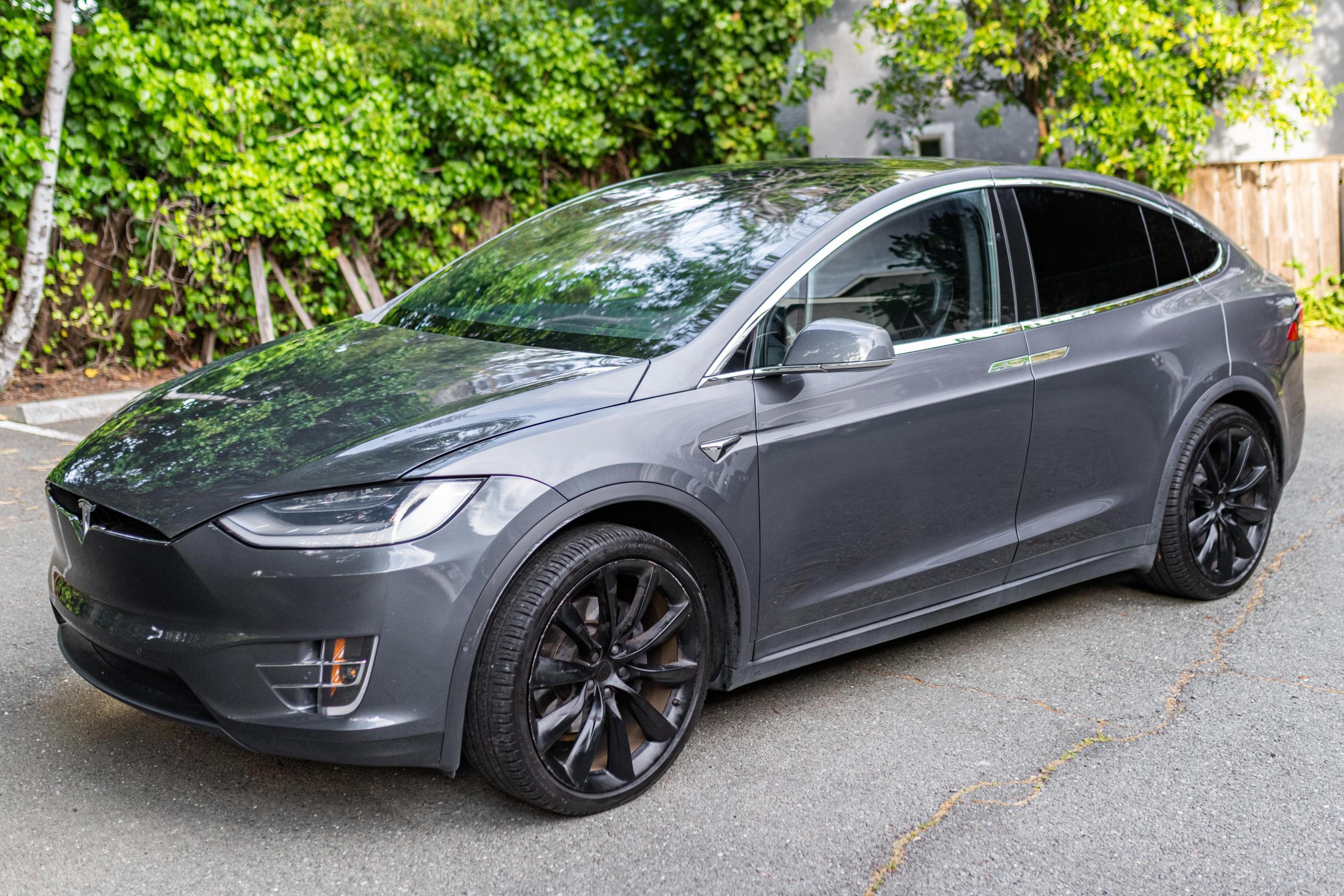 2019 Tesla Model X sold at auction for $23,000